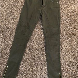 New fitted stretchy pants